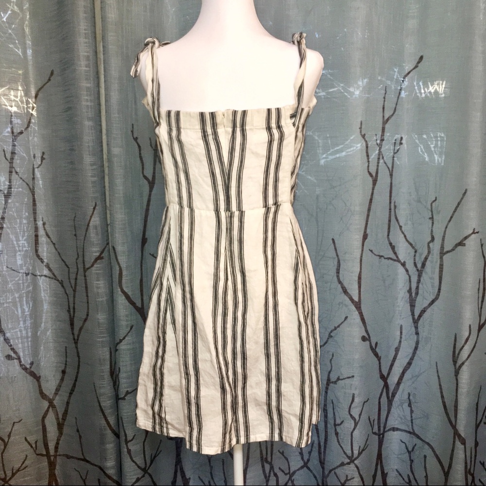 Reformation Arnaut off shoulder arm ties white black striped linen mini dress - Picture 4 of 9
